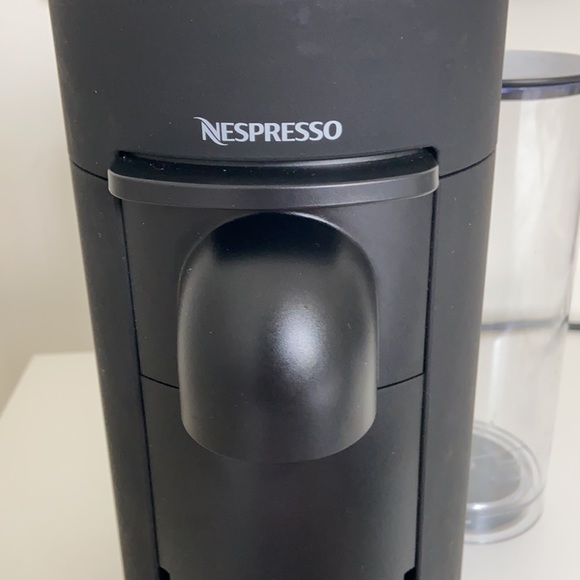 NESPRESSO by DELONGHI Vertuo coffee machine - Picture 6 of 10